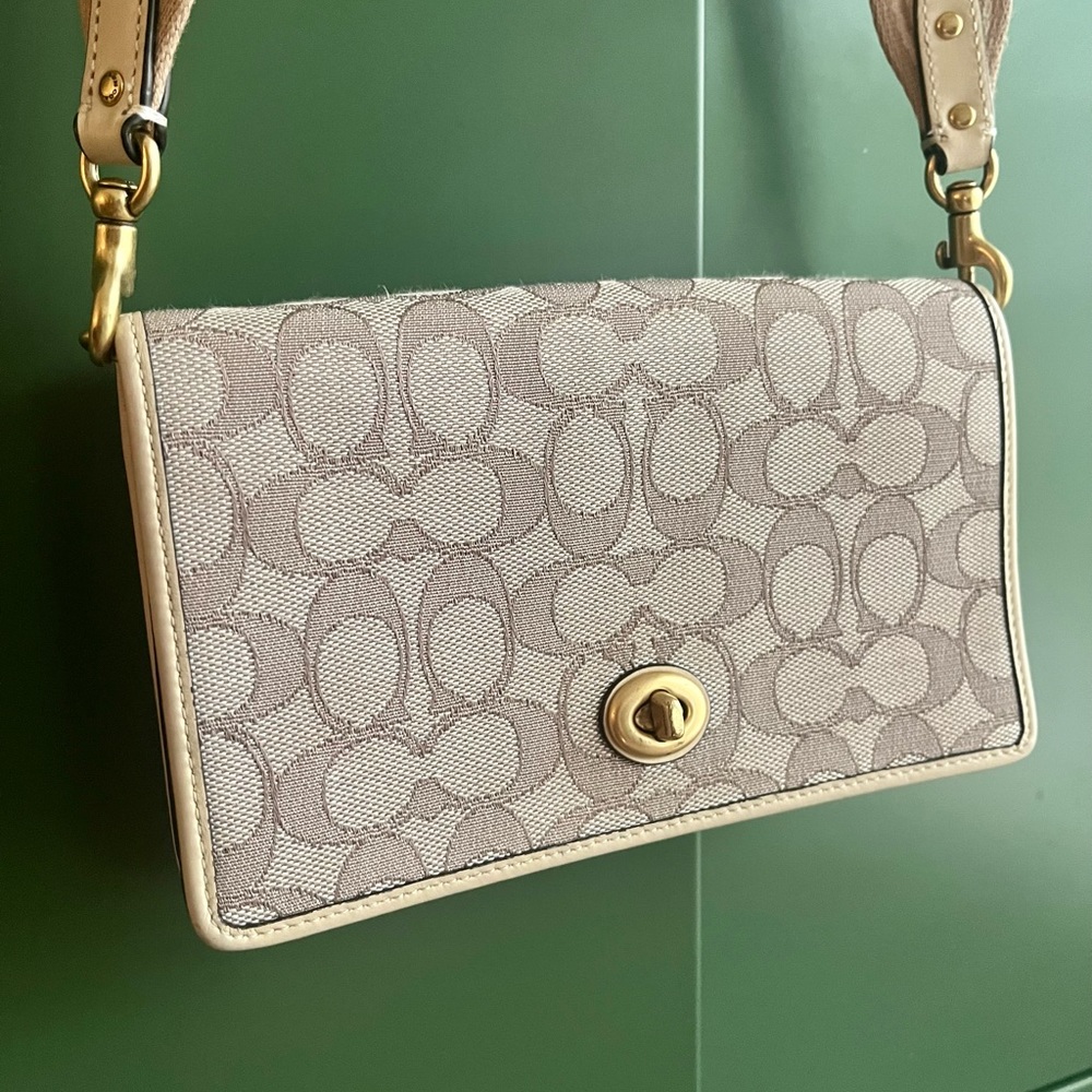 Coach Wallet Crossbody